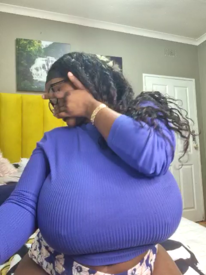 Bustygoddess32