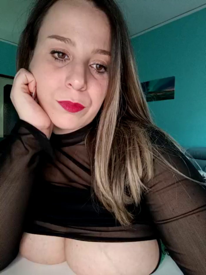 Emma96_hot
