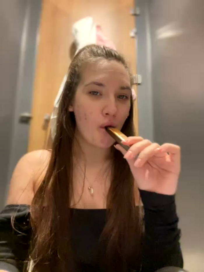 Holly_Molii