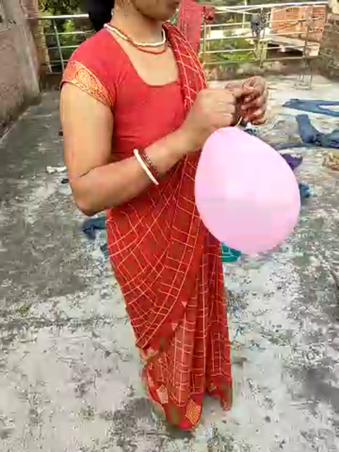 COUPLLE_VILLAGE