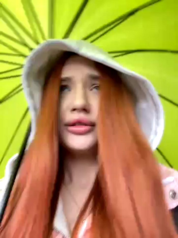 Holly_Molii