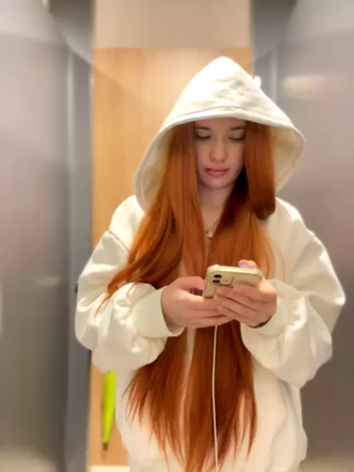 Holly_Molii