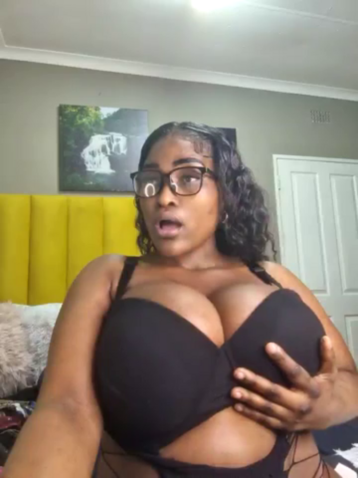 Bustygoddess32