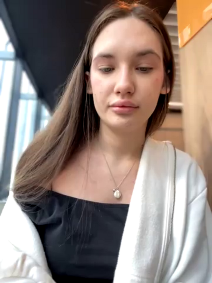 Holly_Molii