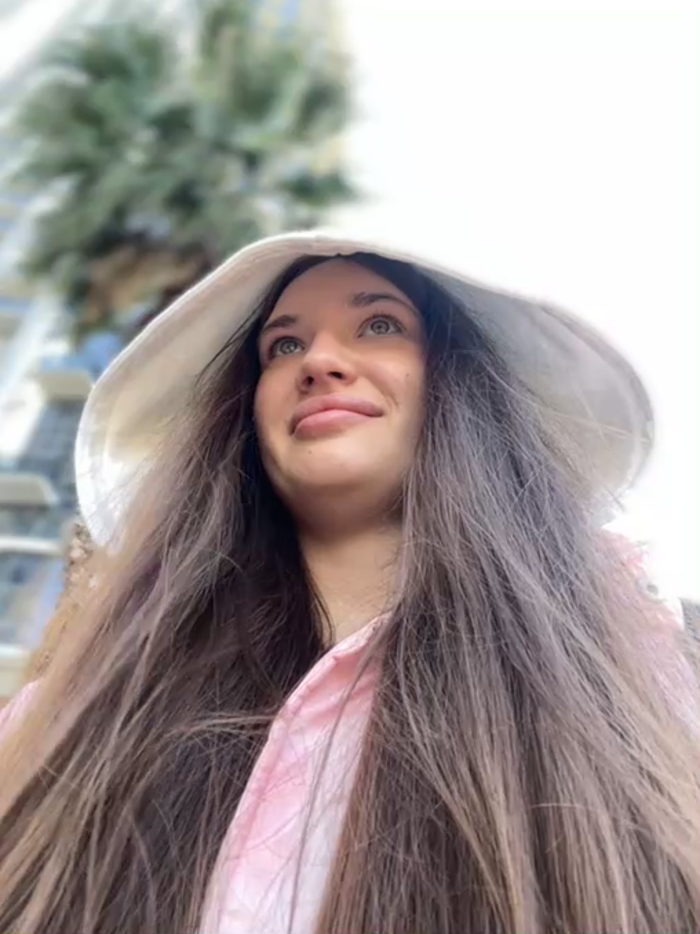 Holly_Molii