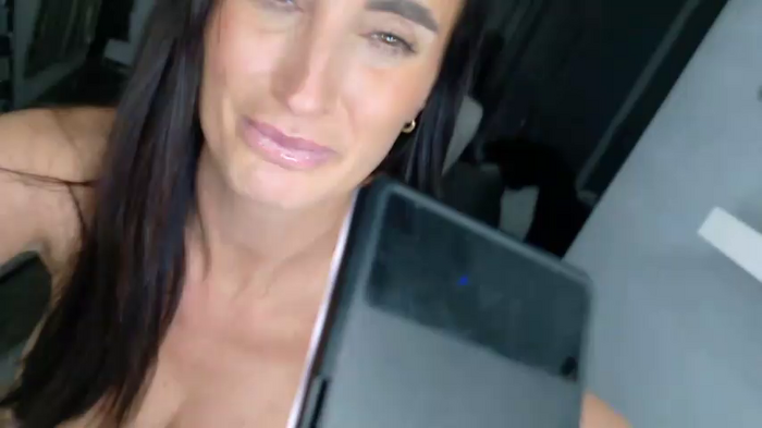 busty-milf-harper