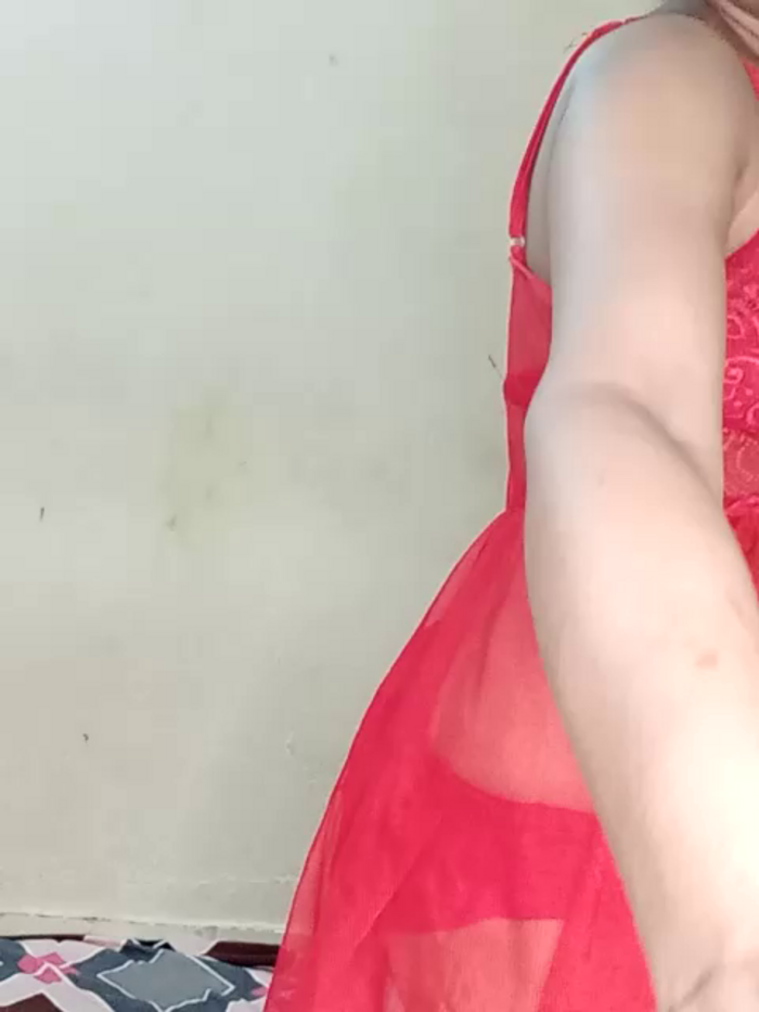 SEXY-nidhi-sharma