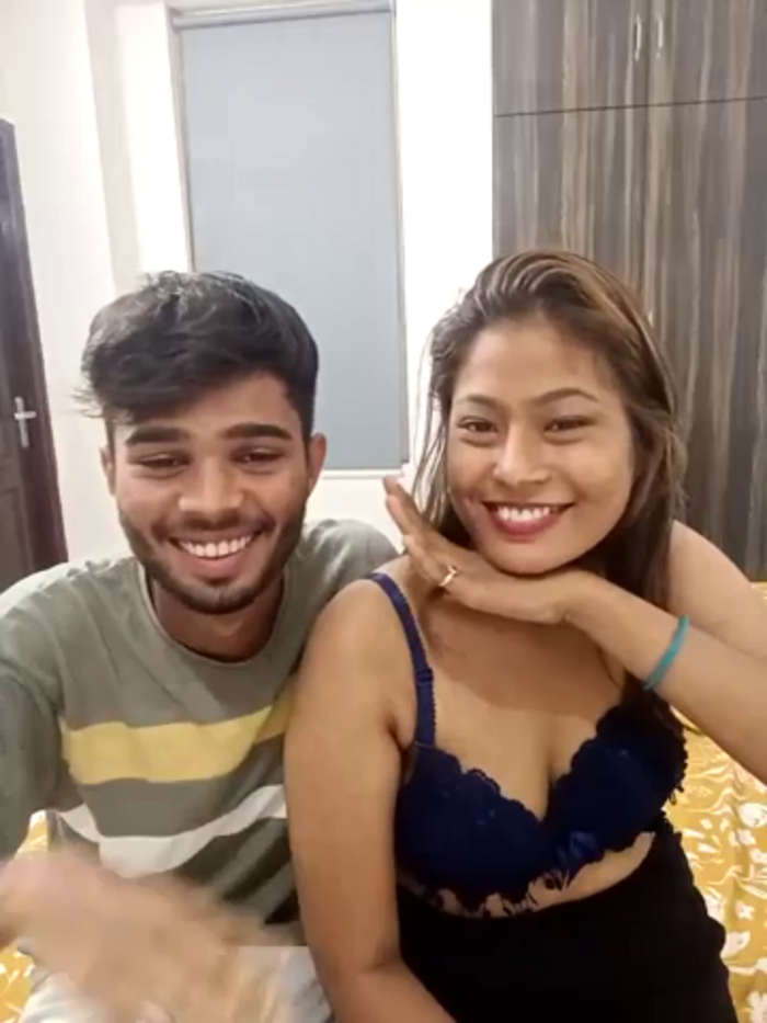 smiley_couple