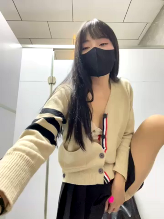 Asia-Lynn