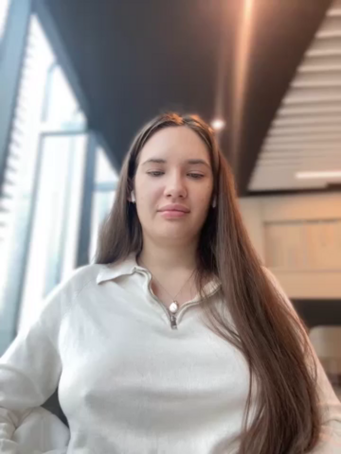 Holly_Molii
