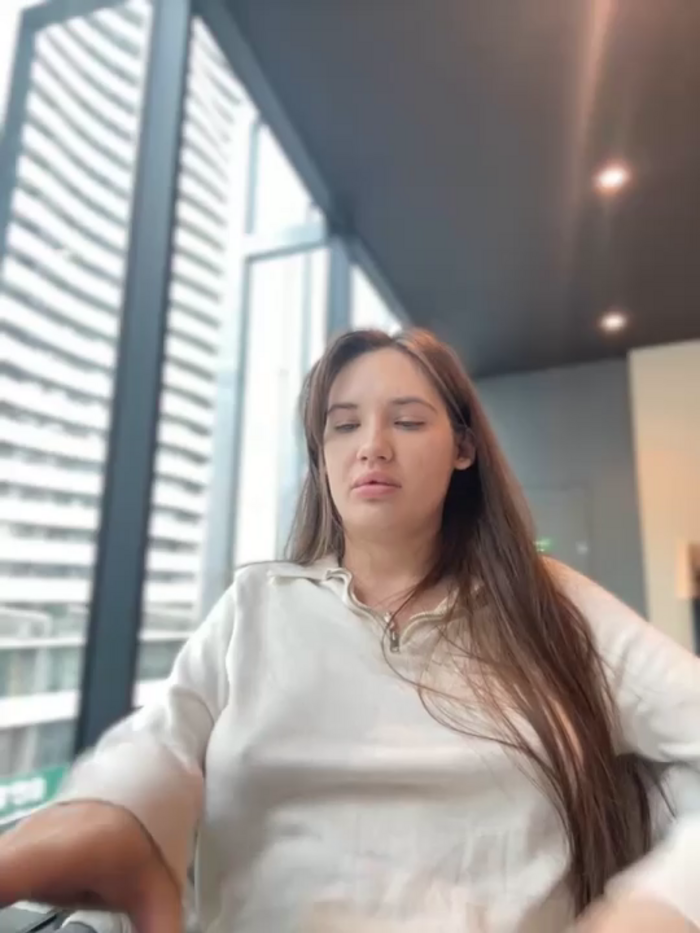 Holly_Molii