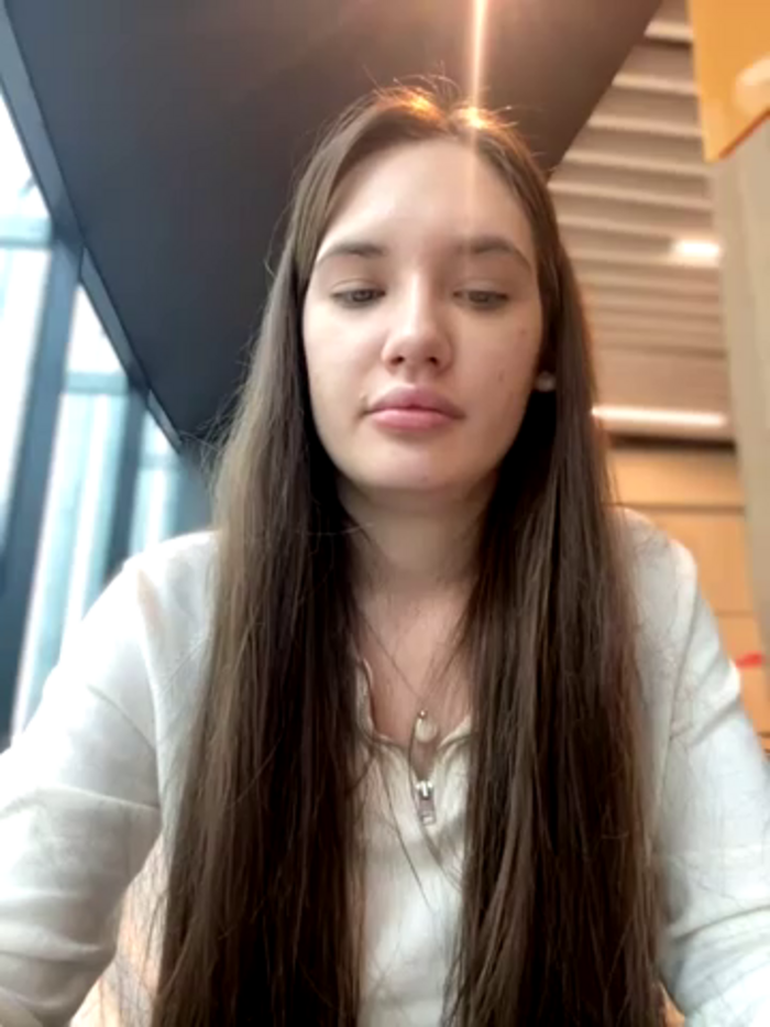 Holly_Molii