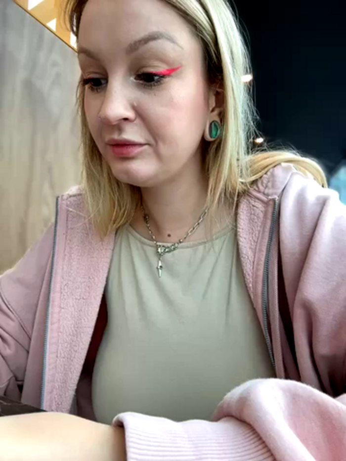 Teya_moon_