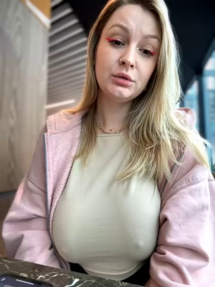 Teya_moon_