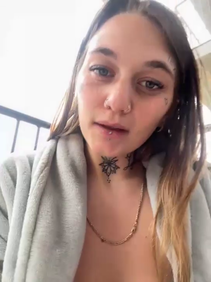 chloetease