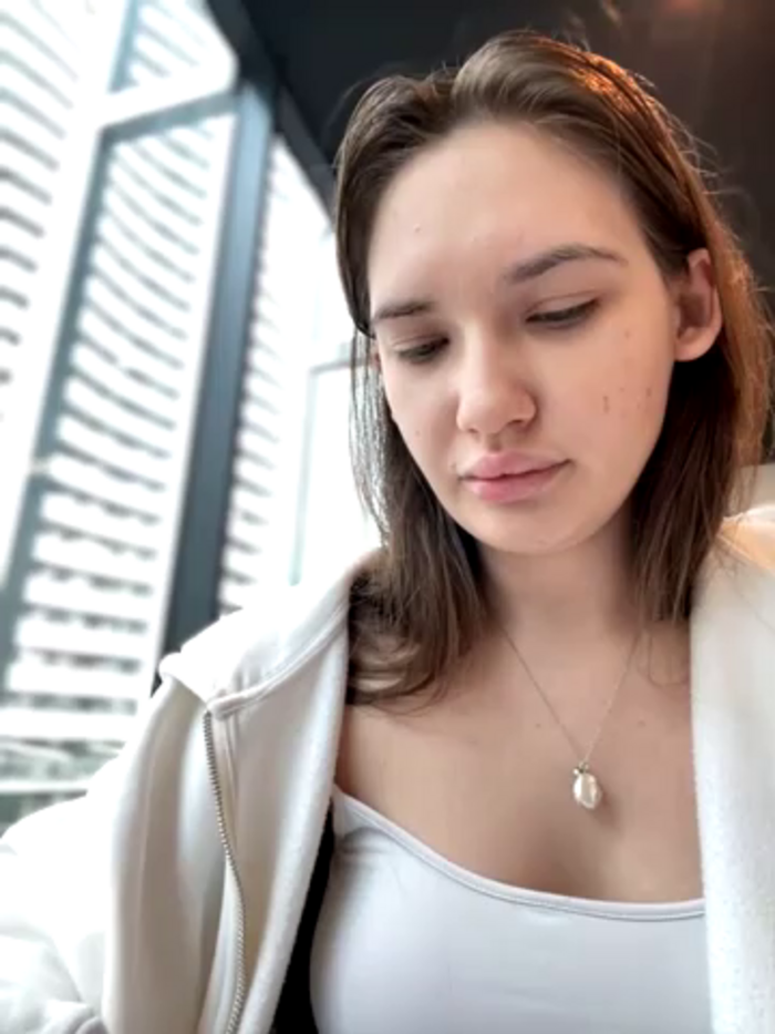 Holly_Molii