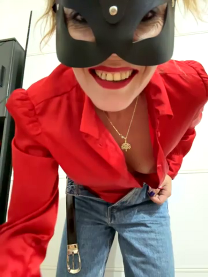 LadyScarlett-xk