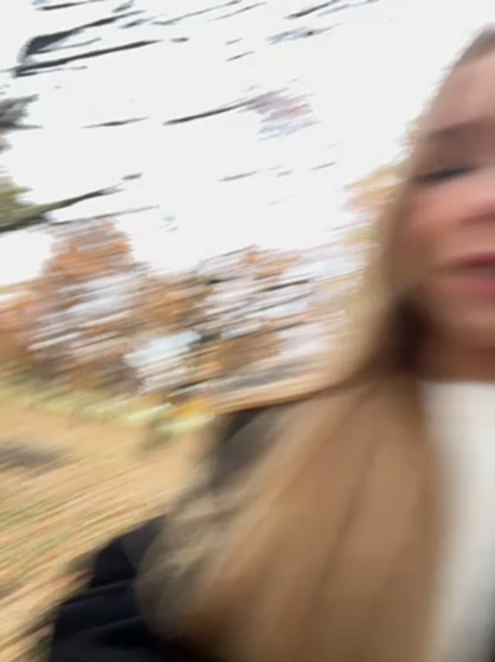 mur_girl