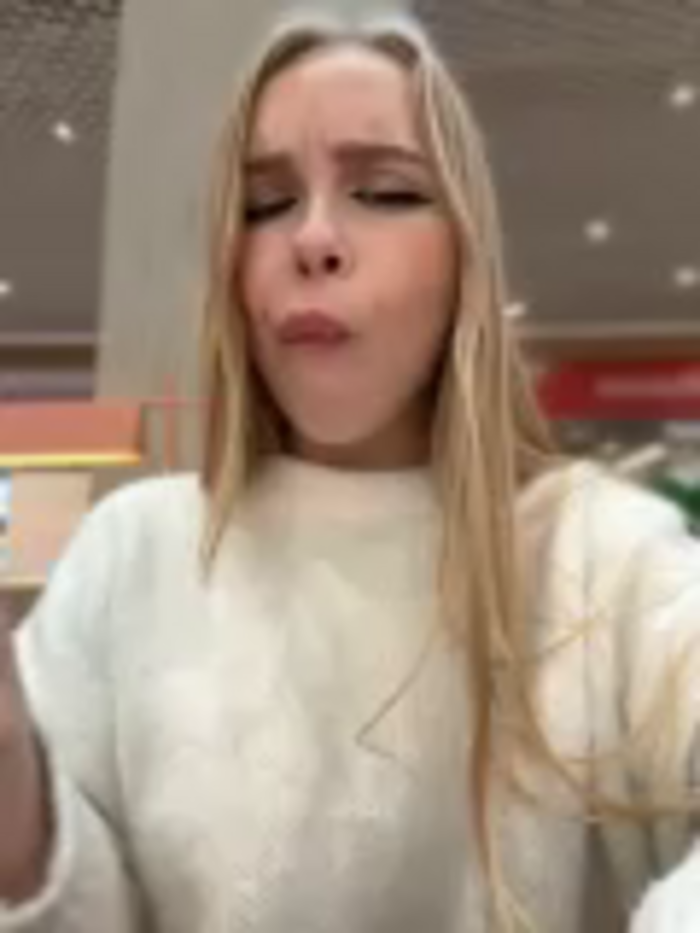 mur_girl