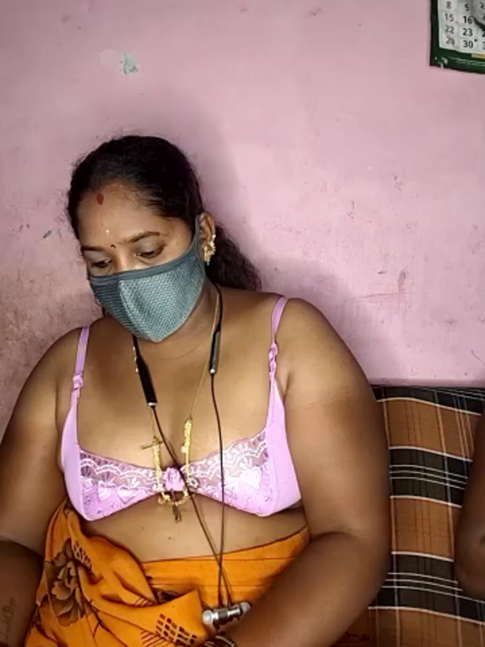 tamilvillagecouple1