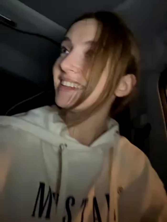 -AngelAri-