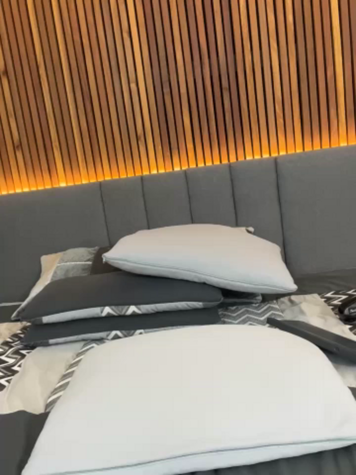 EmiilyAdams_