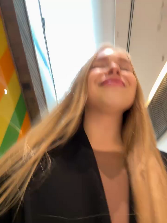 mur_girl