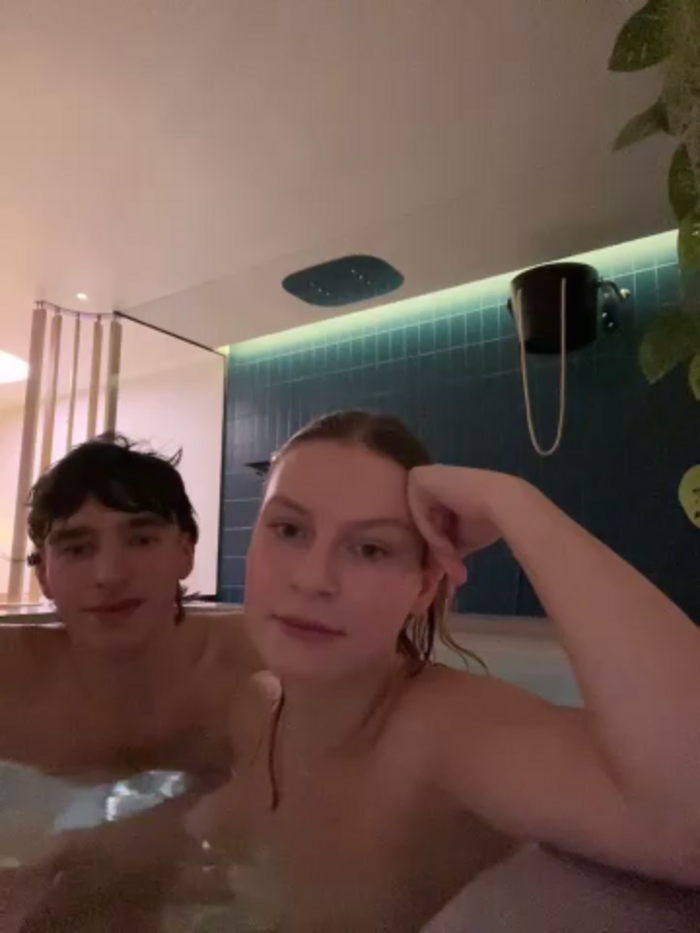 Juicycouple69