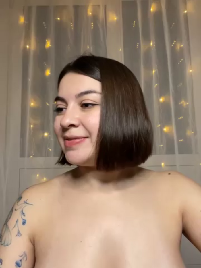 EllyBigTits