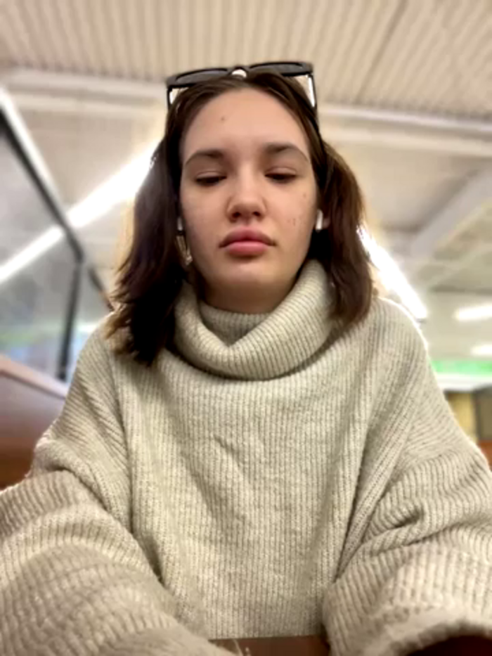 Holly_Molii