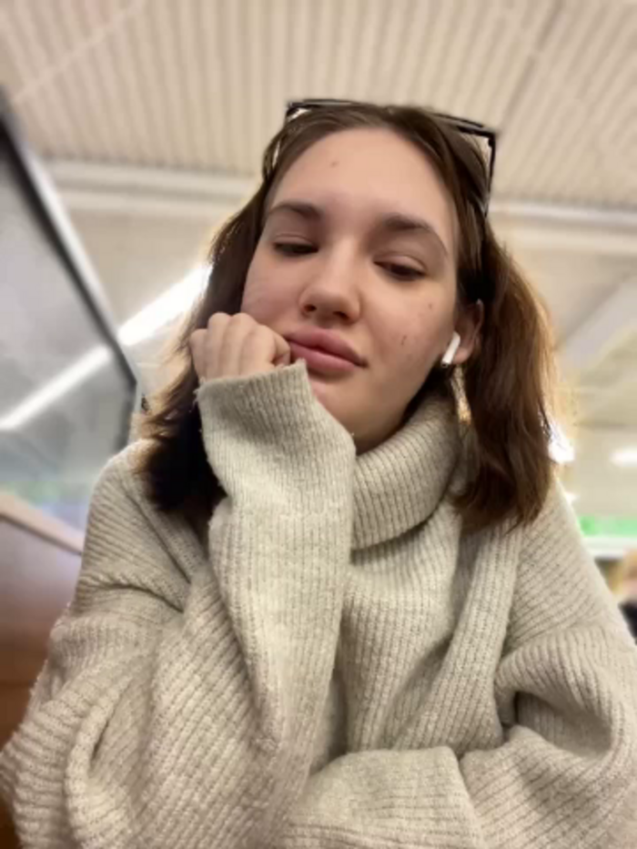 Holly_Molii