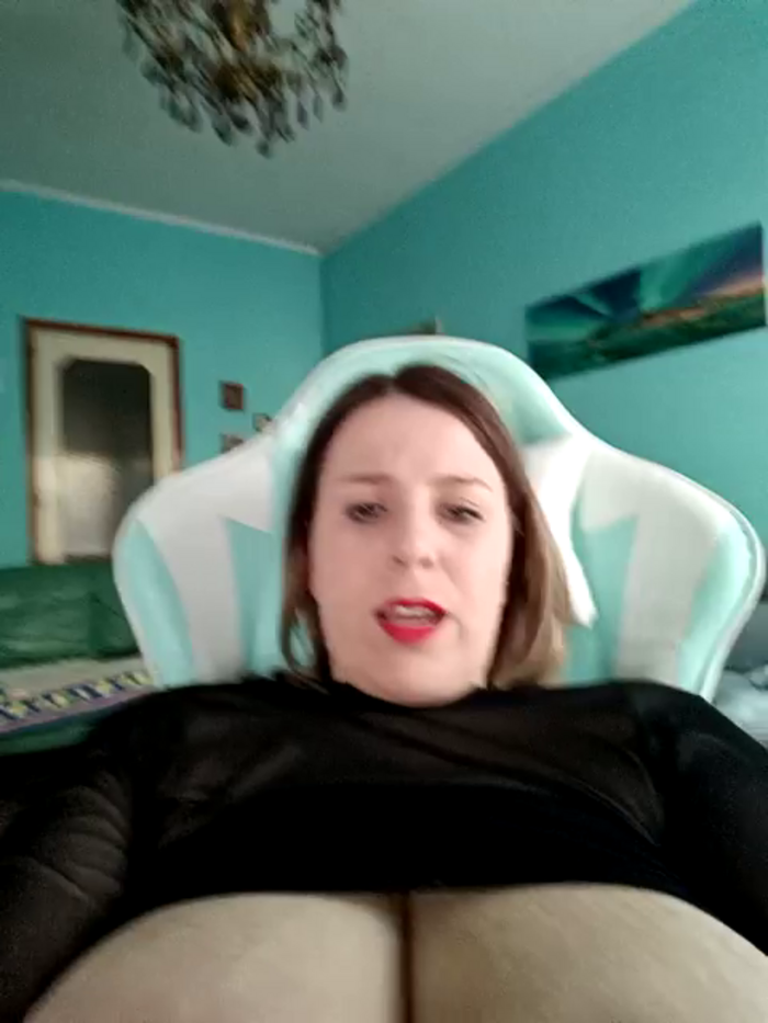 Emma96_hot