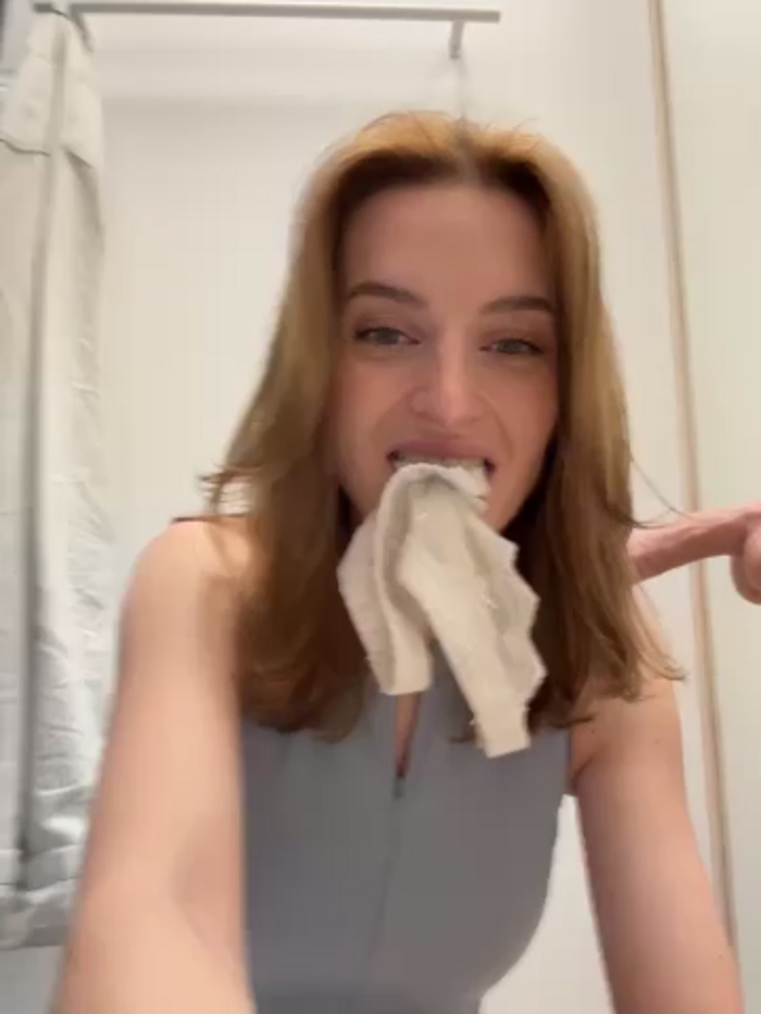 -AngelAri-