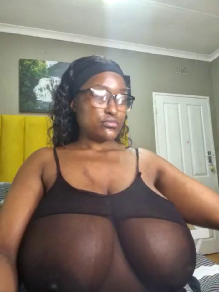 Bustygoddess32