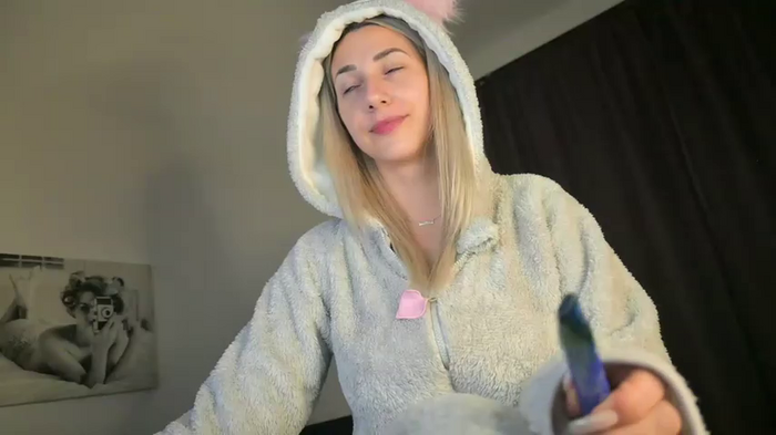 KhloeK