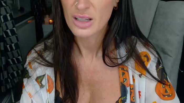 busty-milf-harper