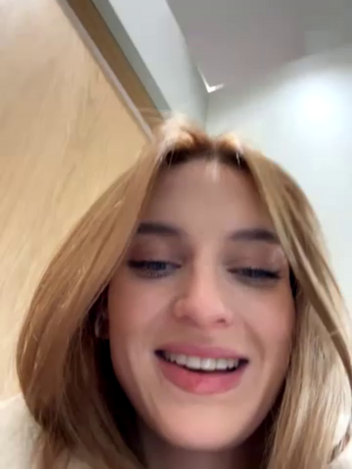-AngelAri-