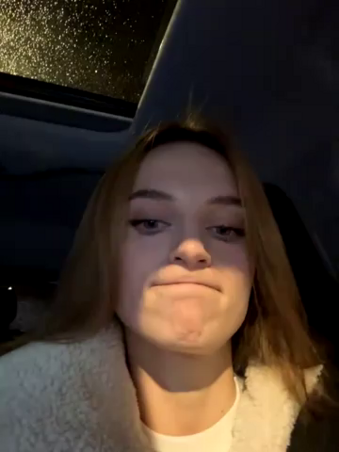 -AngelAri-