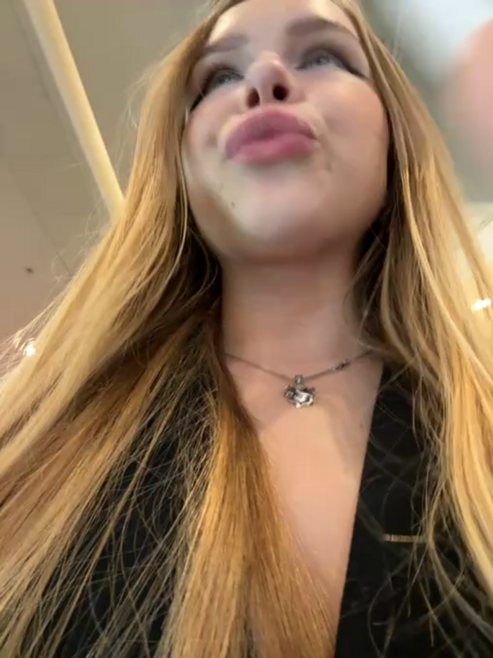 mur_girl