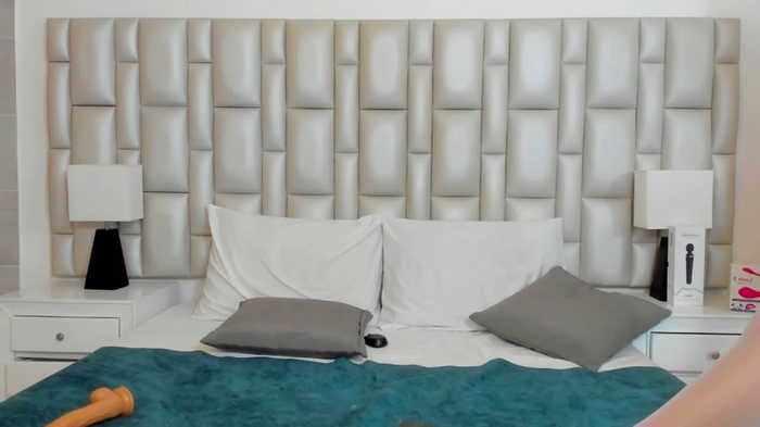 paola_katy_dicks