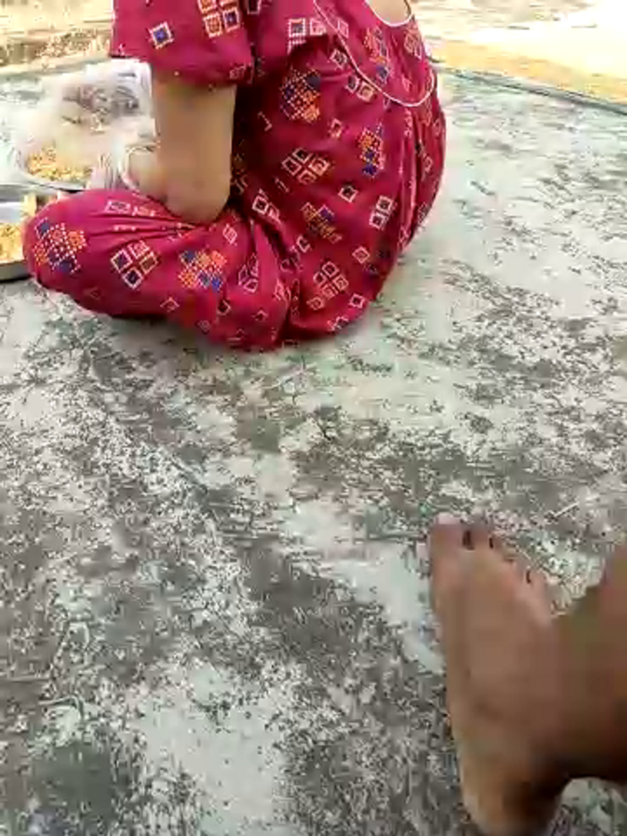 COUPLLE_VILLAGE