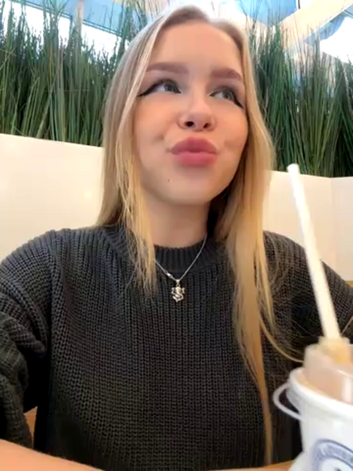 mur_girl