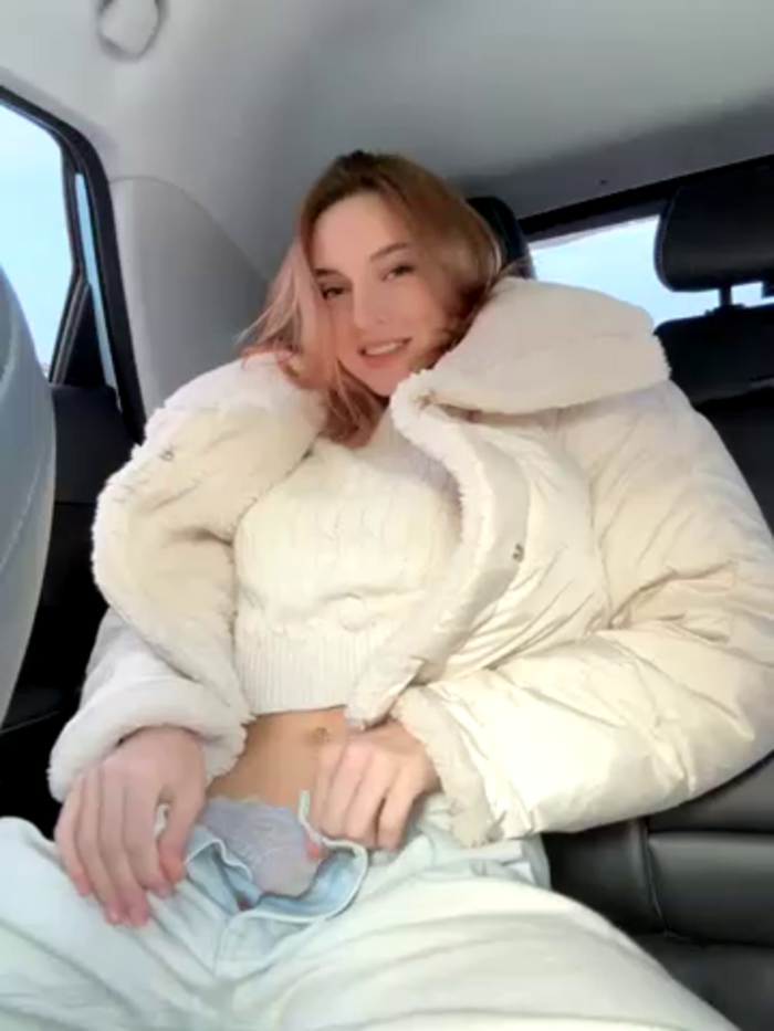 -AngelAri-