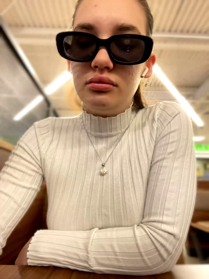 Holly_Molii