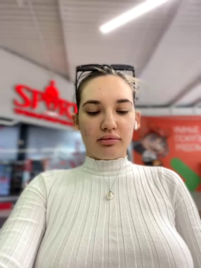 Holly_Molii