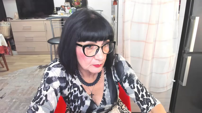 Tina_Joness