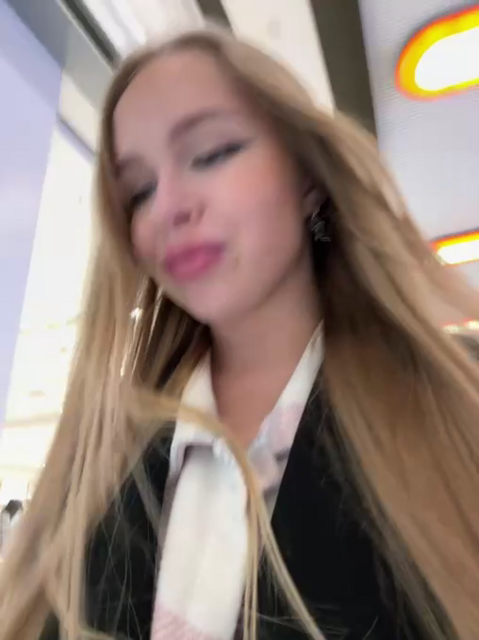 mur_girl