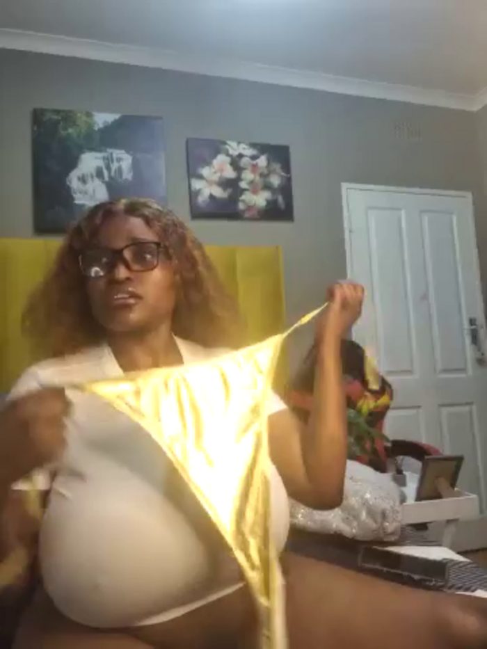 Bustygoddess32