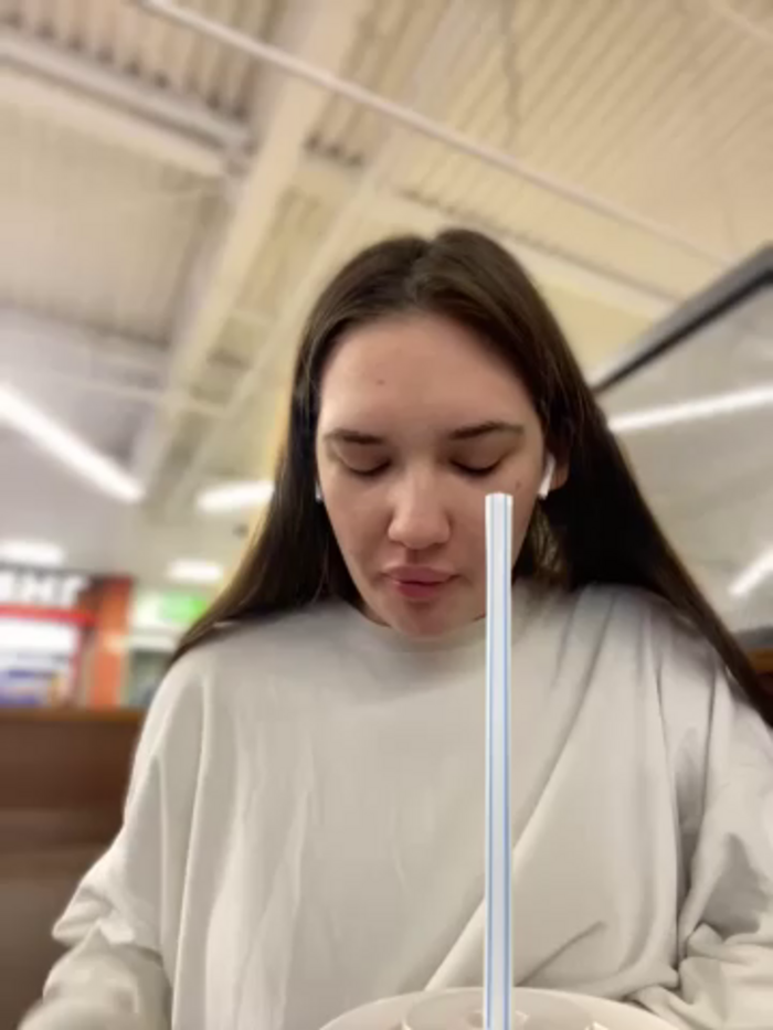 Holly_Molii