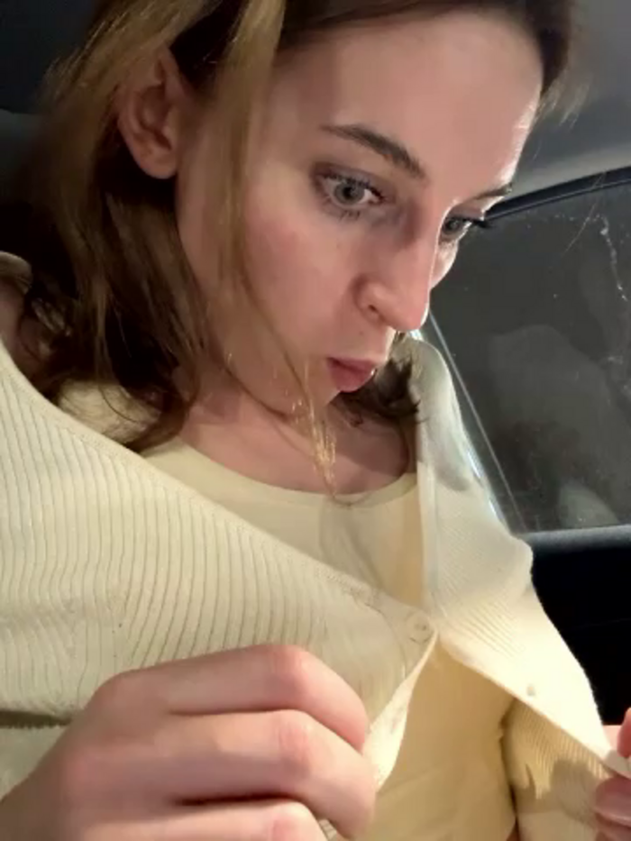 -AngelAri-
